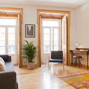 Charming Flat With Balconies Central Chiado District 2 Bedrooms & Ac 19Th Century Building